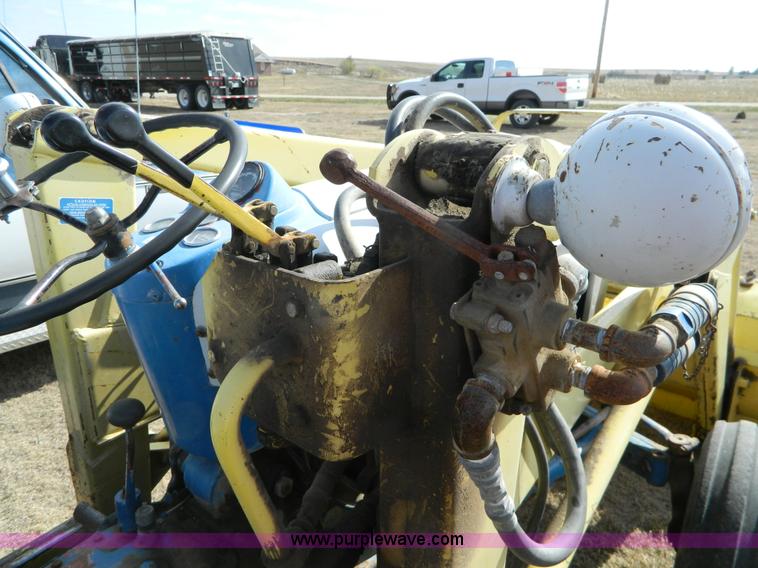 image for item B3959 Ford 800 tractor