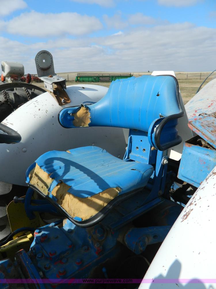 image for item B3959 Ford 800 tractor