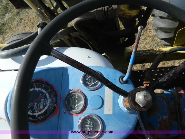 image for item B3959 Ford 800 tractor