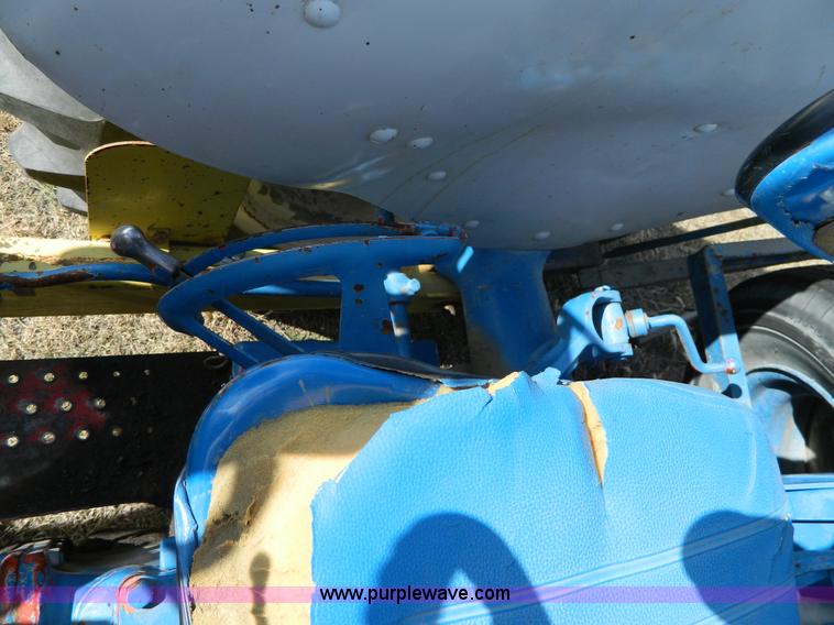 image for item B3959 Ford 800 tractor
