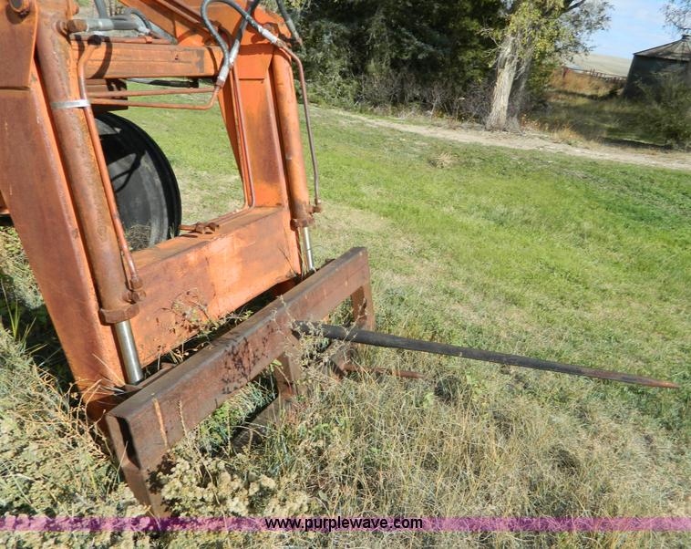 image for item B3968 1967 Minneapolis Moline M670 tractor