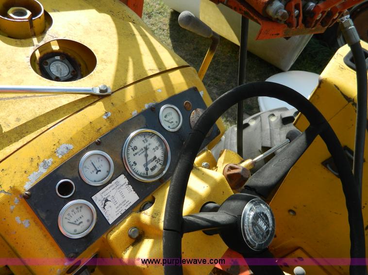 image for item B3968 1967 Minneapolis Moline M670 tractor