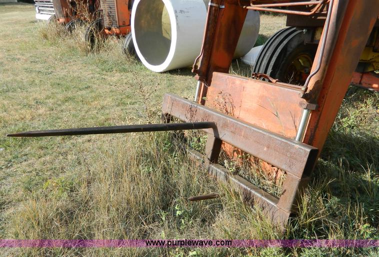 image for item B3968 1967 Minneapolis Moline M670 tractor