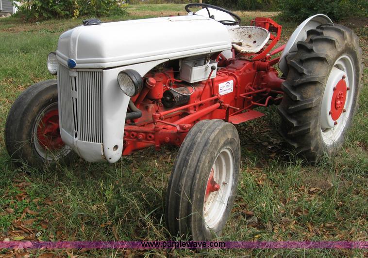 image for item B6407 1946 Ford 2N tractor