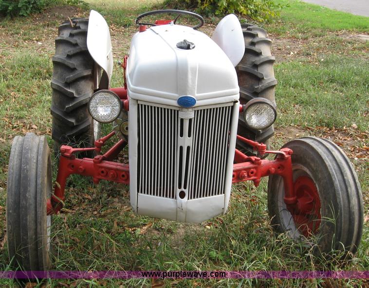 image for item B6407 1946 Ford 2N tractor