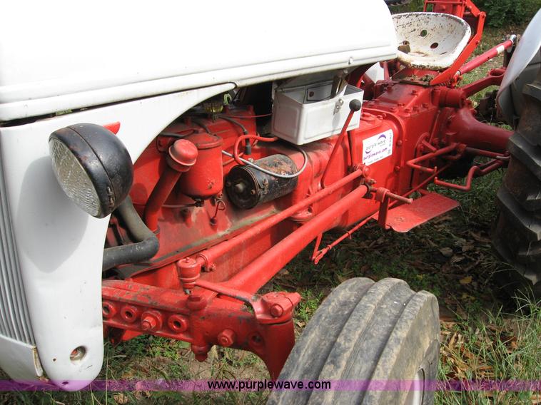 image for item B6407 1946 Ford 2N tractor