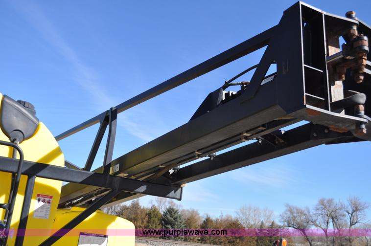 image for item C3200 2007 Bestway Field-Pro IV sprayer