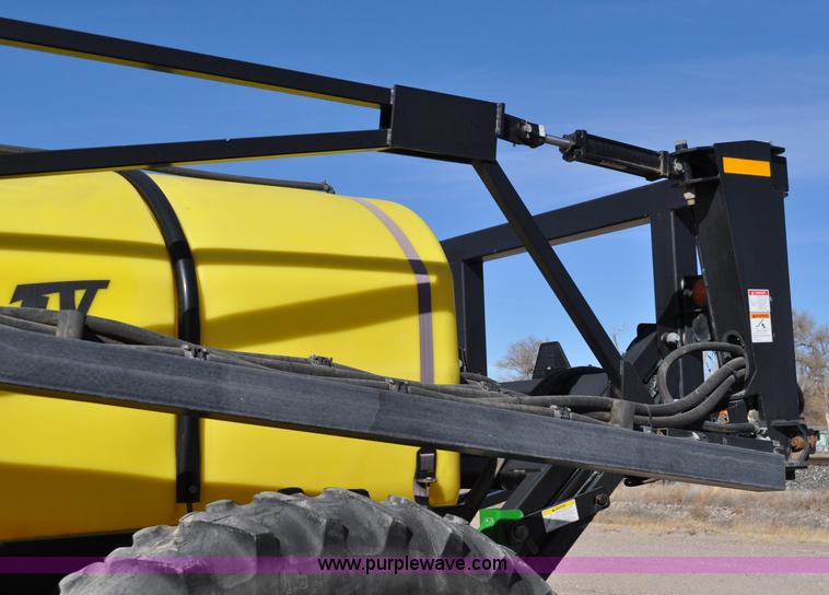 image for item C3200 2007 Bestway Field-Pro IV sprayer