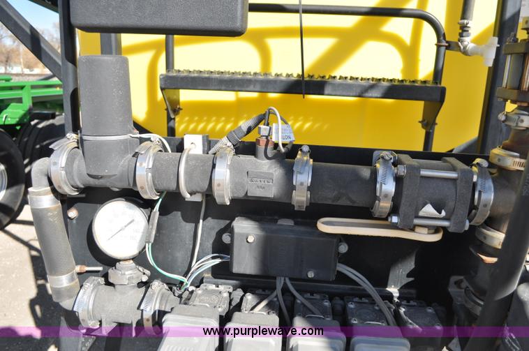 image for item C3200 2007 Bestway Field-Pro IV sprayer