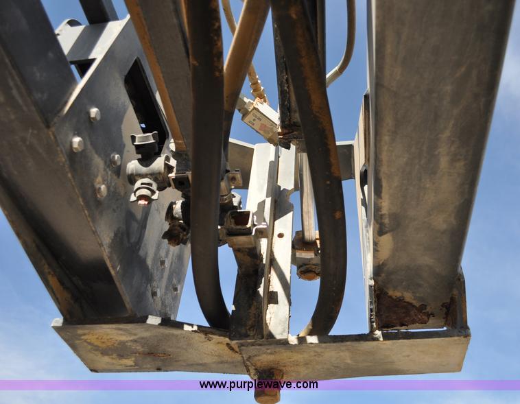 image for item C3201 2006 Bestway Field-Pro IV sprayer