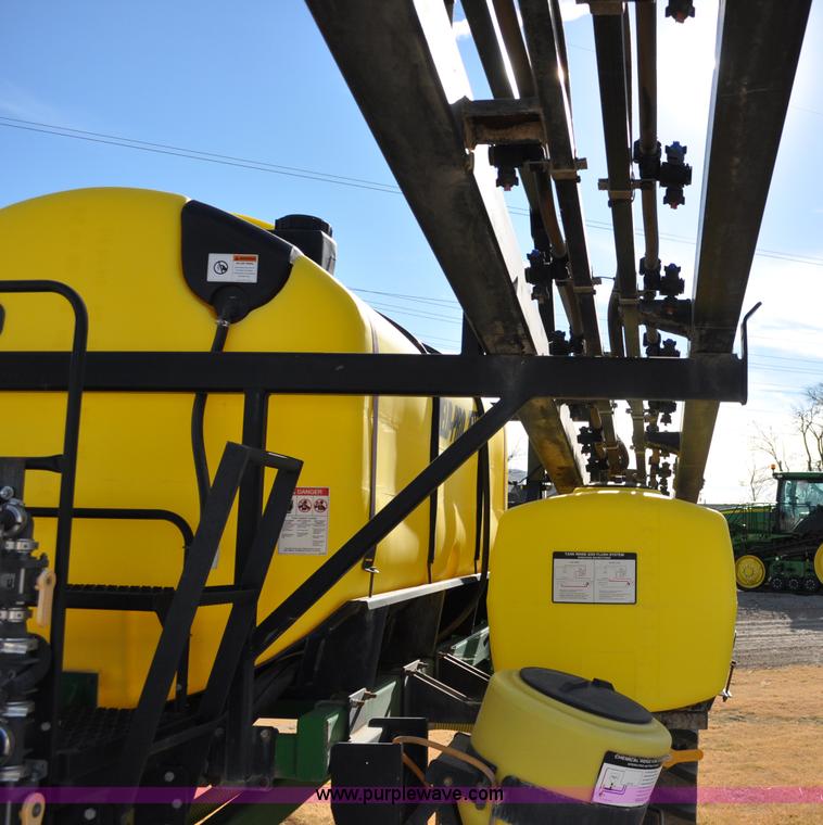 image for item C3201 2006 Bestway Field-Pro IV sprayer