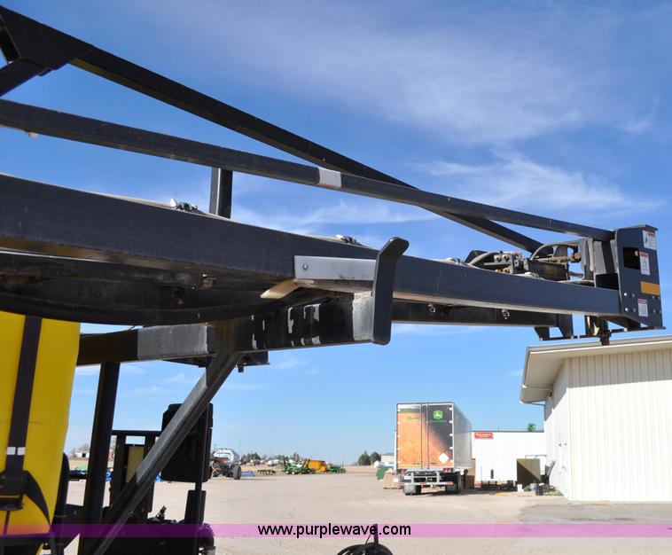 image for item C3201 2006 Bestway Field-Pro IV sprayer