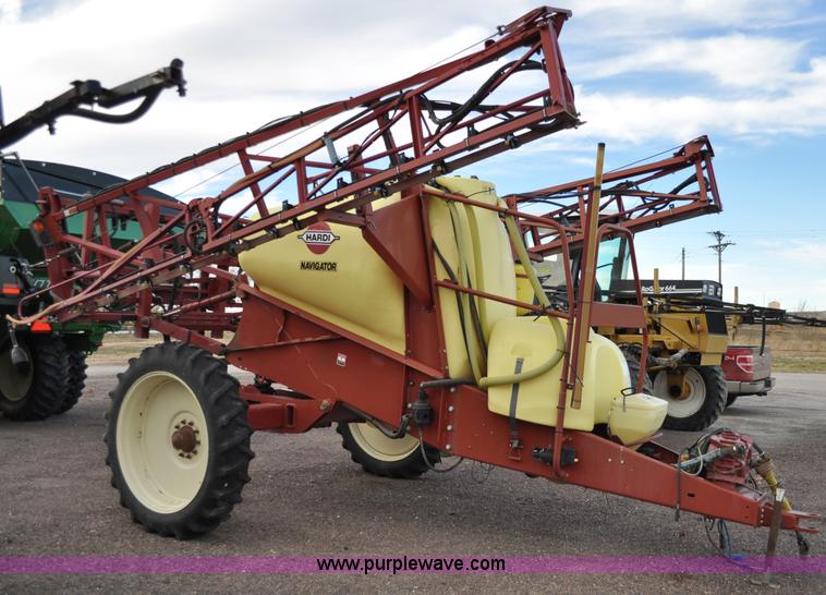 image for item C3202 2004 Hardi 1100 Navigator sprayer