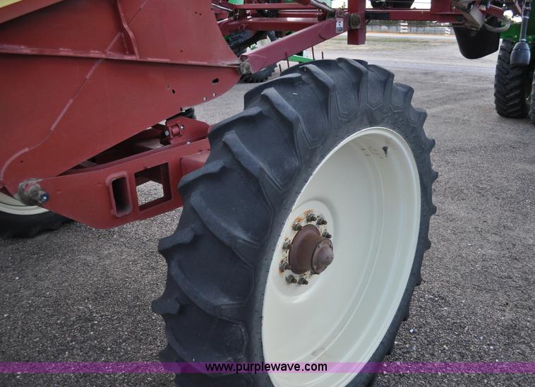 image for item C3202 2004 Hardi 1100 Navigator sprayer