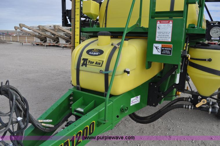 image for item C3206 2009 Top Air TA1200 sprayer