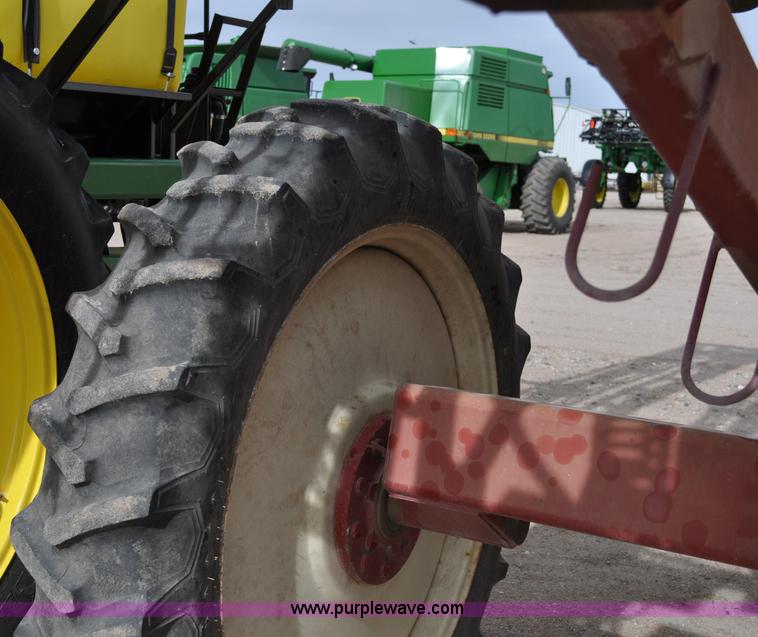 image for item C3207 2003 Hardi 1100 Navigator sprayer