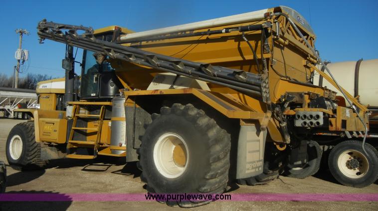 image for item D4669 1999 Ag-Chem TerraGator 8104 floater