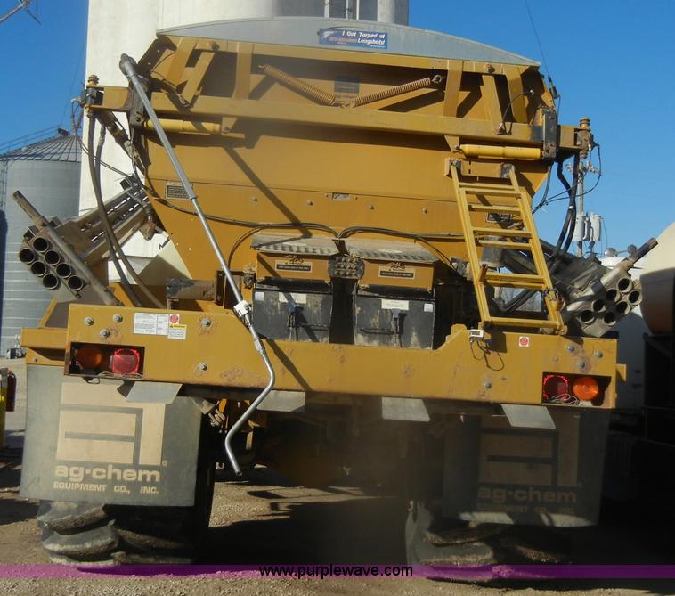 image for item D4669 1999 Ag-Chem TerraGator 8104 floater