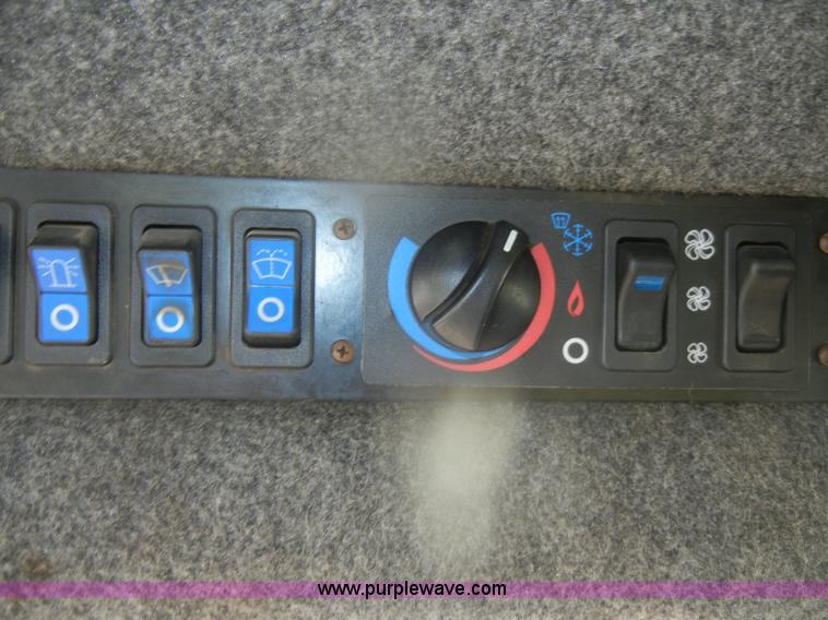 image for item D4669 1999 Ag-Chem TerraGator 8104 floater