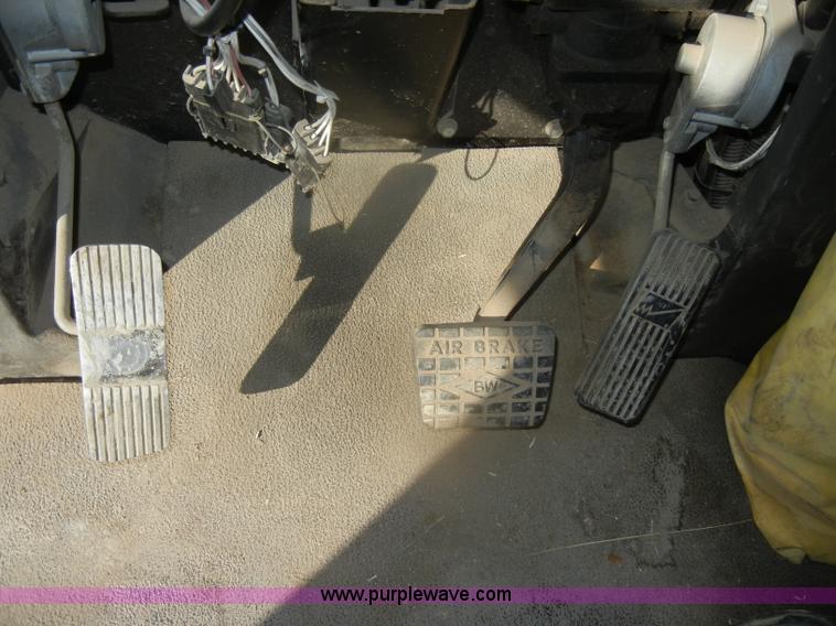 image for item D4669 1999 Ag-Chem TerraGator 8104 floater