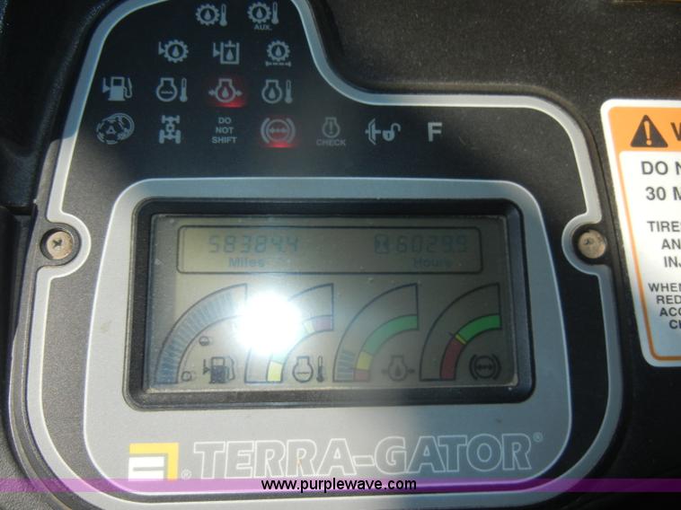 image for item D4669 1999 Ag-Chem TerraGator 8104 floater