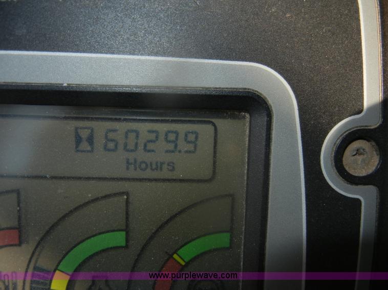 image for item D4669 1999 Ag-Chem TerraGator 8104 floater