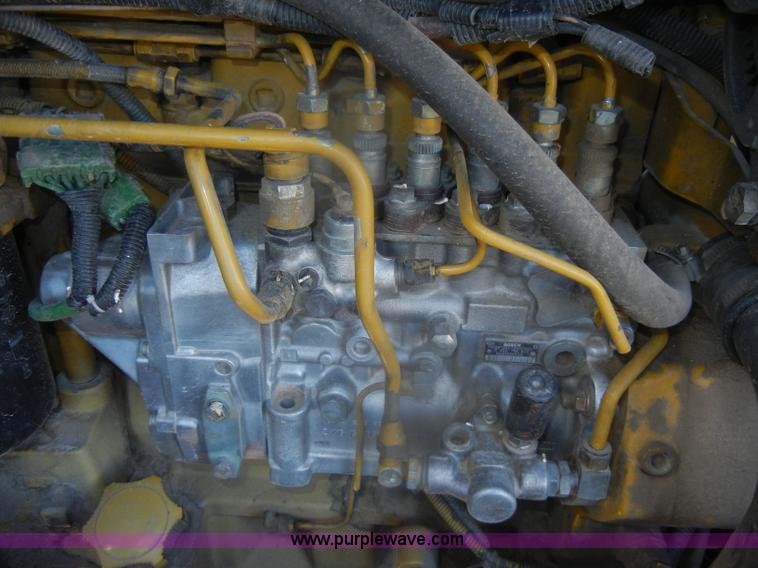 image for item D4669 1999 Ag-Chem TerraGator 8104 floater