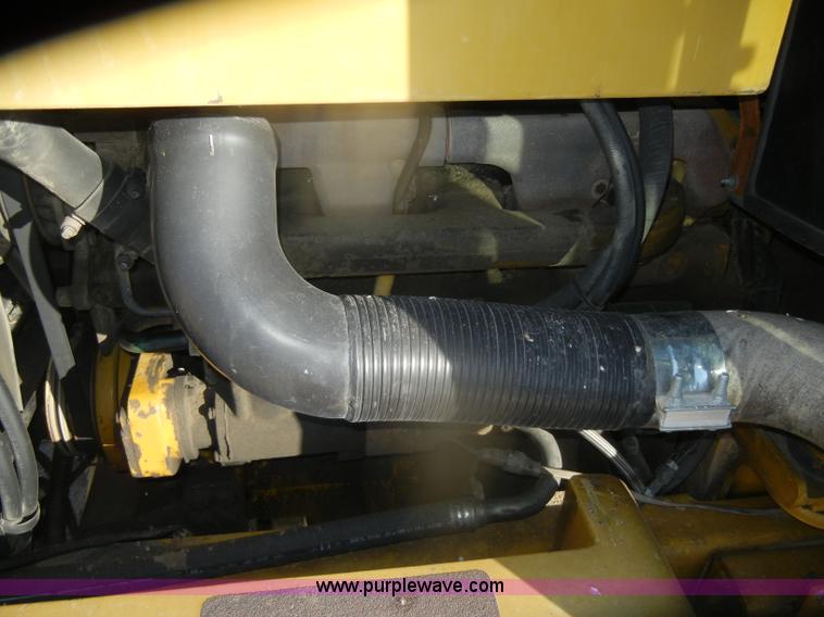 image for item D4669 1999 Ag-Chem TerraGator 8104 floater