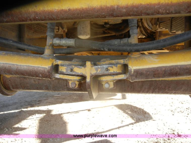 image for item D4669 1999 Ag-Chem TerraGator 8104 floater