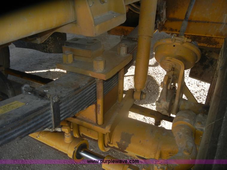 image for item D4669 1999 Ag-Chem TerraGator 8104 floater