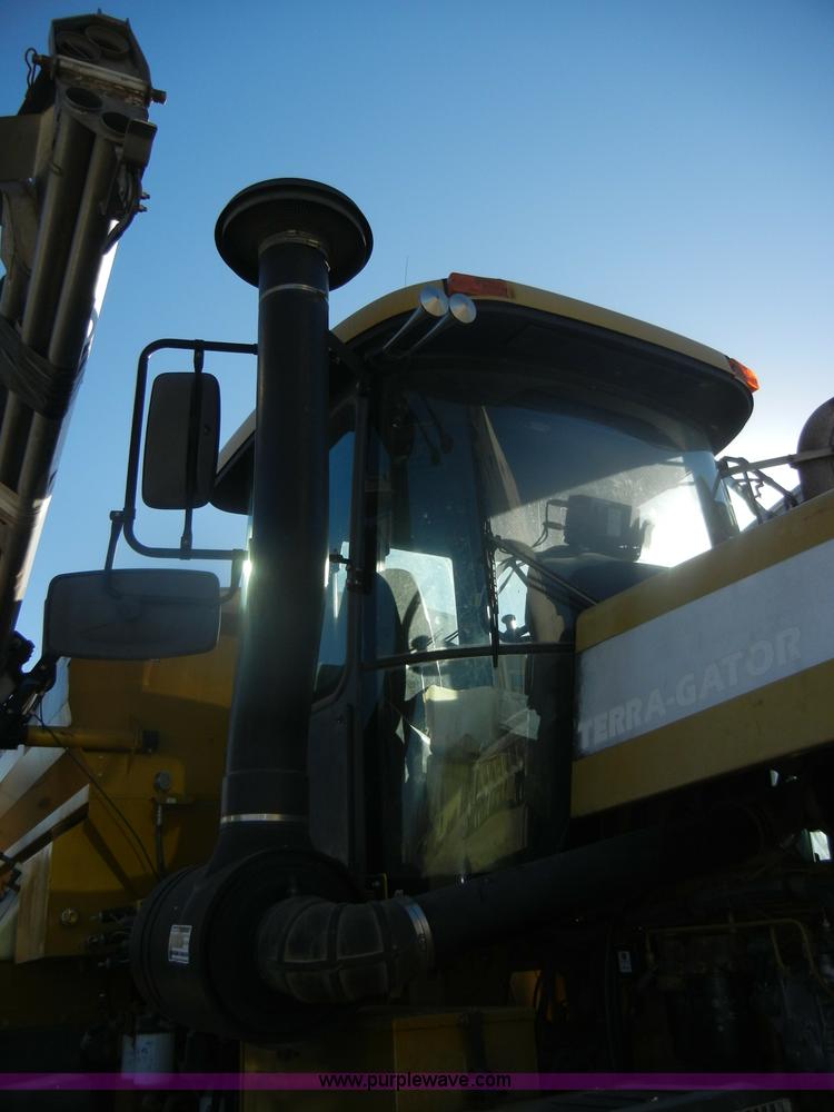 image for item D4669 1999 Ag-Chem TerraGator 8104 floater