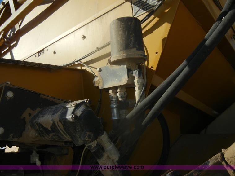 image for item D4669 1999 Ag-Chem TerraGator 8104 floater