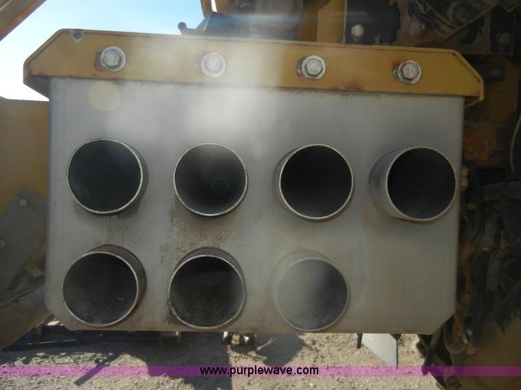 image for item D4669 1999 Ag-Chem TerraGator 8104 floater