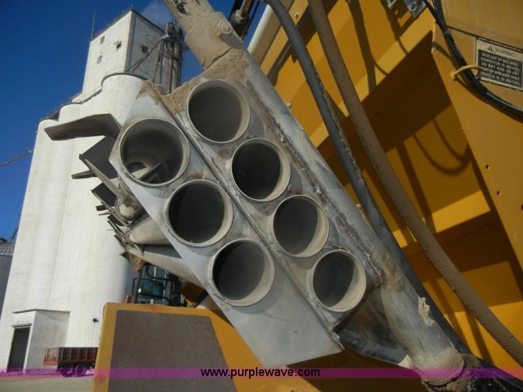 image for item D4669 1999 Ag-Chem TerraGator 8104 floater