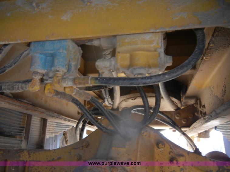 image for item D4669 1999 Ag-Chem TerraGator 8104 floater