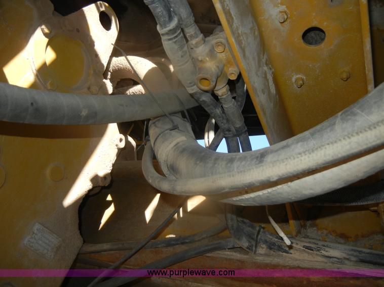 image for item D4669 1999 Ag-Chem TerraGator 8104 floater