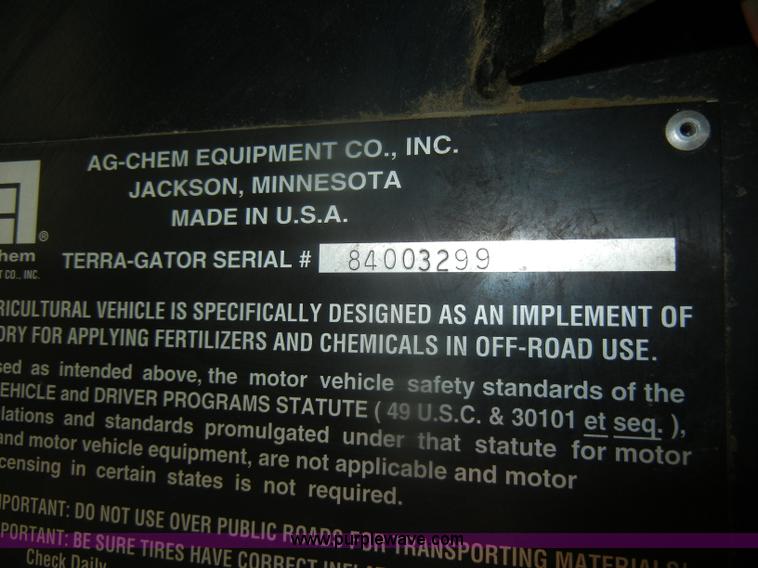 image for item D4669 1999 Ag-Chem TerraGator 8104 floater