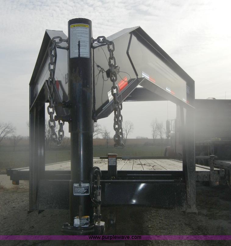 image for item D4740 2006 Liberty Travalong tandem axle gooseneck trailer