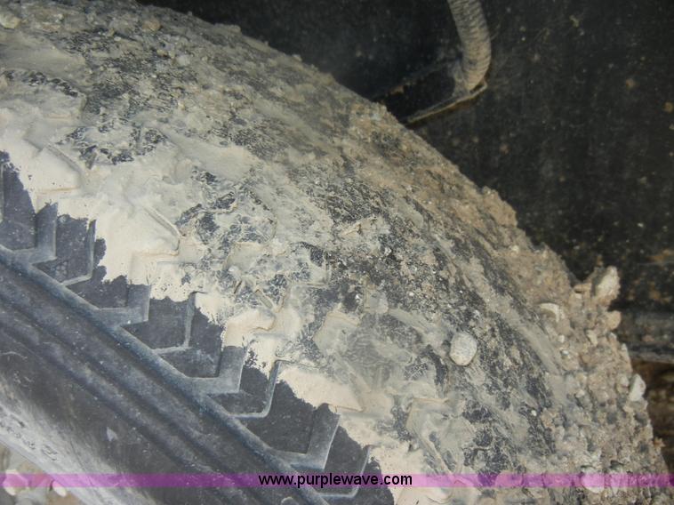 image for item D4740 2006 Liberty Travalong tandem axle gooseneck trailer