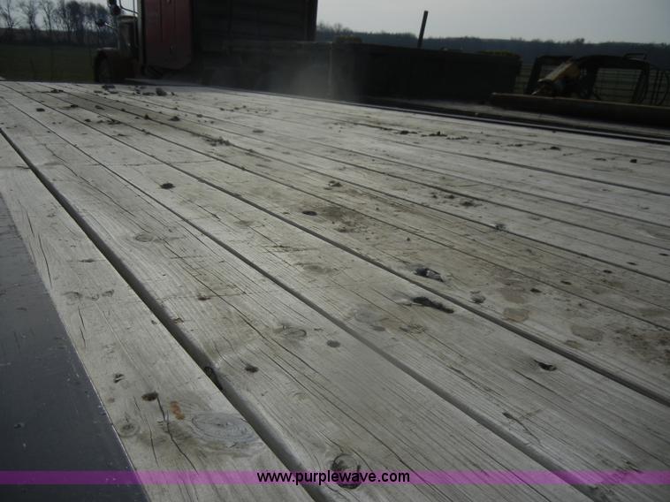 image for item D4740 2006 Liberty Travalong tandem axle gooseneck trailer