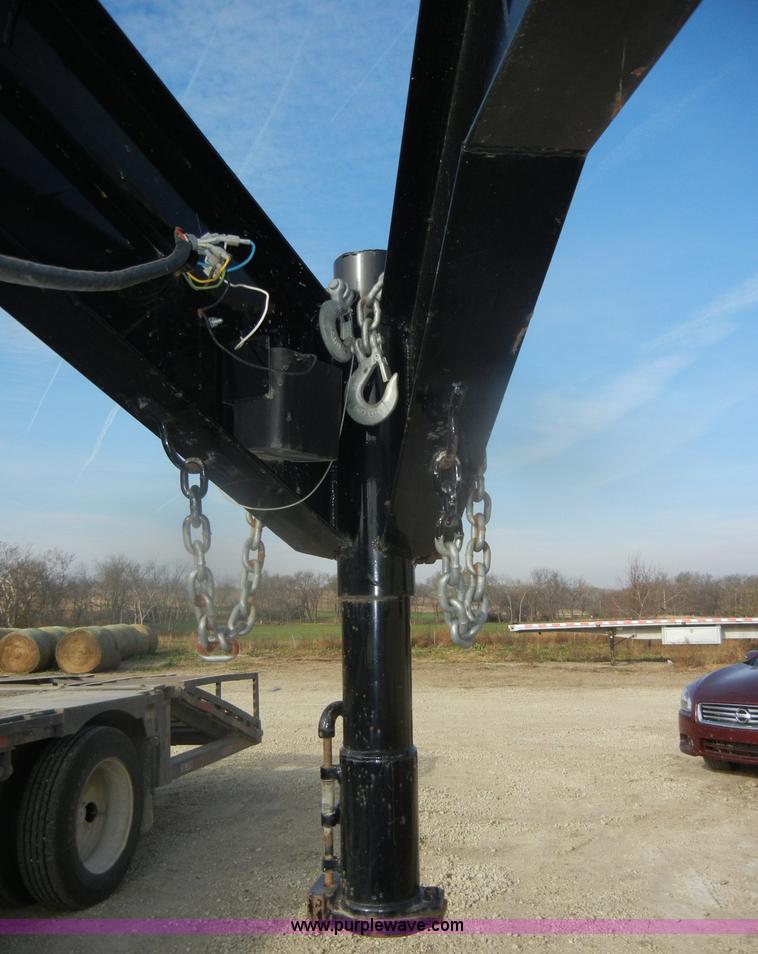 image for item D4740 2006 Liberty Travalong tandem axle gooseneck trailer