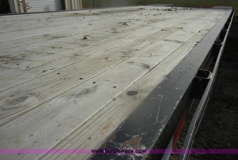 image for item D4740 2006 Liberty Travalong tandem axle gooseneck trailer