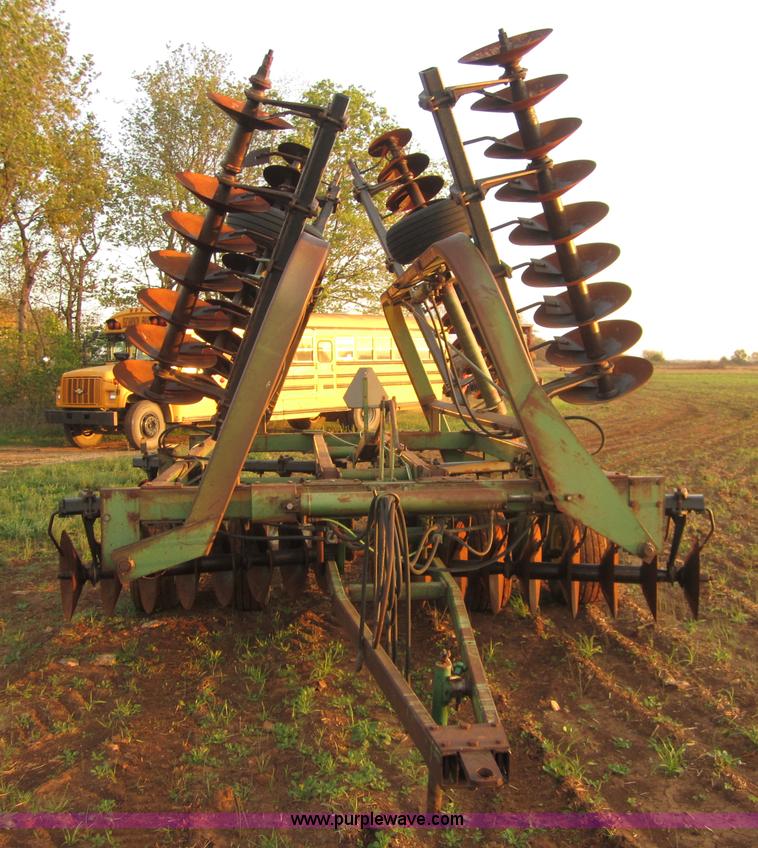 image for item D5700 John Deere 235 28' disk