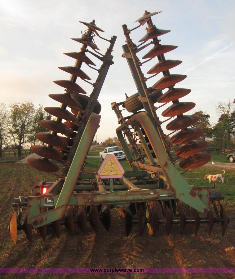 image for item D5700 John Deere 235 28' disk