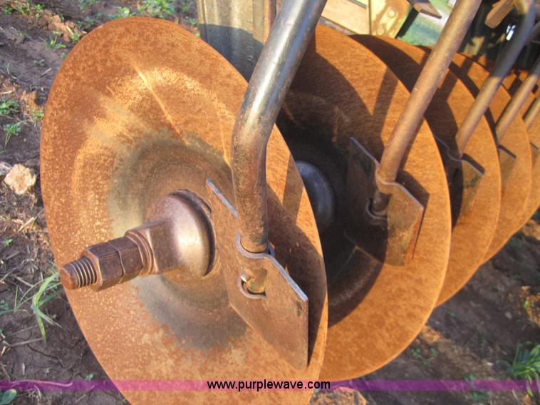 image for item D5700 John Deere 235 28' disk