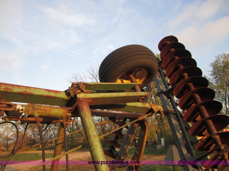 image for item D5700 John Deere 235 28' disk