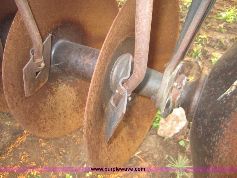 image for item D5700 John Deere 235 28' disk