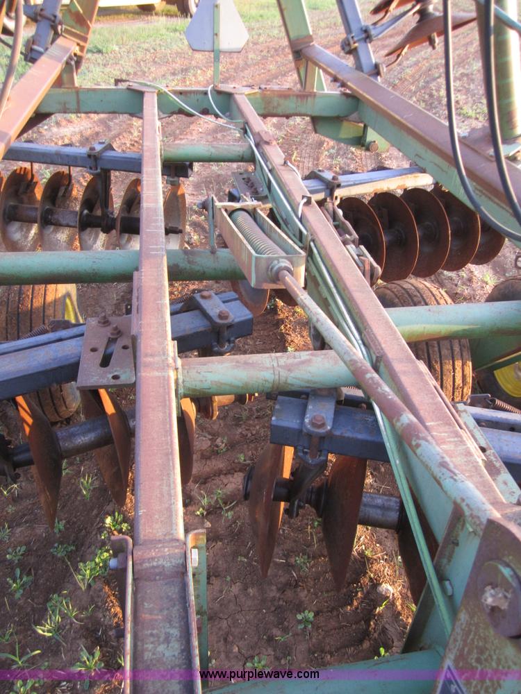 image for item D5700 John Deere 235 28' disk