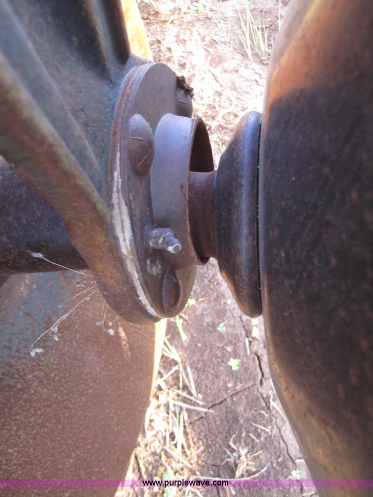 image for item D5700 John Deere 235 28' disk