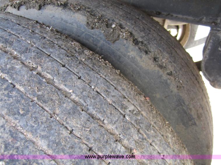 image for item D5730 1995 Merritt 43' hopper bottom trailer